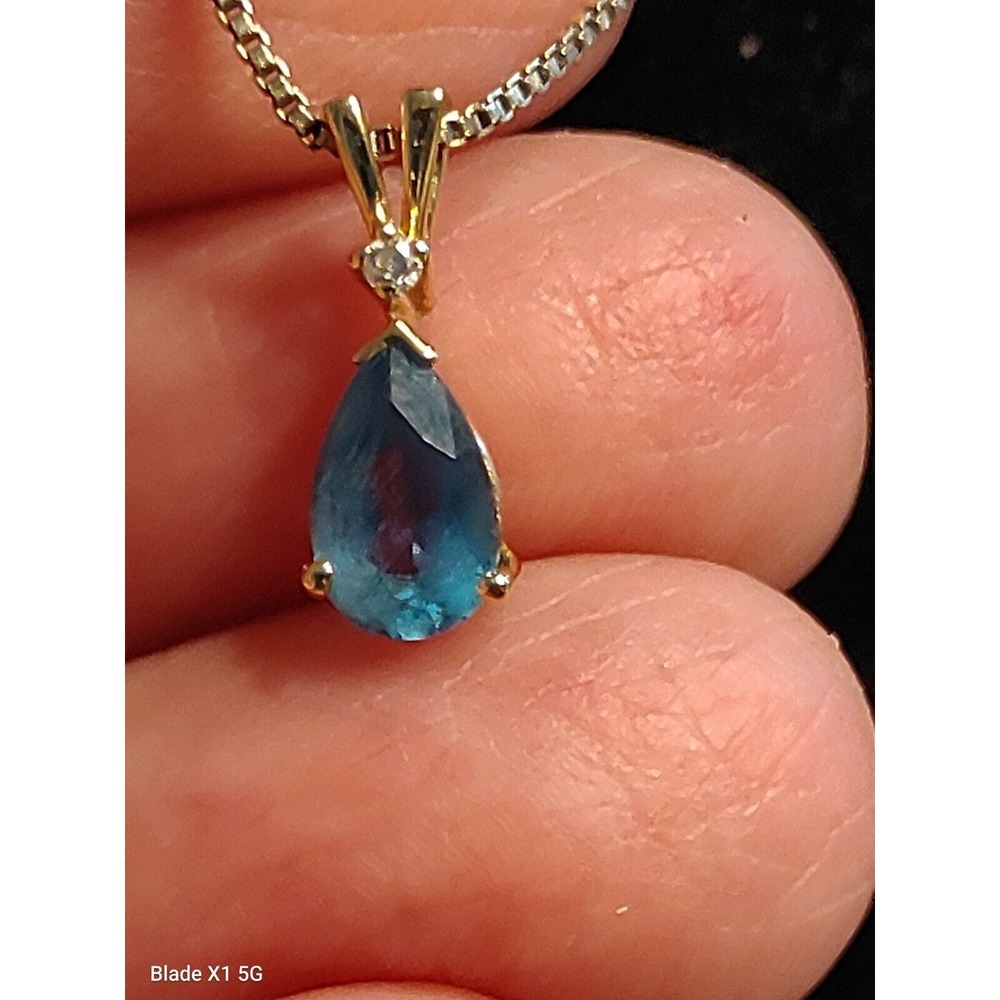 GORGEOUS VINTAGE 1980'S TOPAZ AND SMALL DIAMOND IN 14K GOLD CAGE-925 ITALY CHAIN